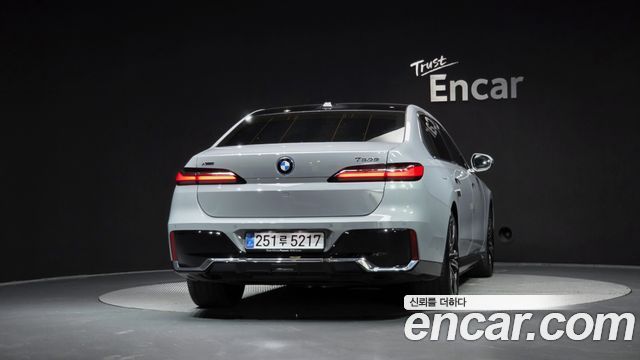 BMW 7 Series (G70) 750e xDrive M Sport 2026 — фото 4