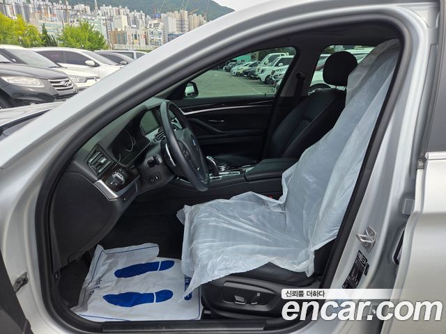BMW 5 Series (F10) 528i 2014 — фото 8