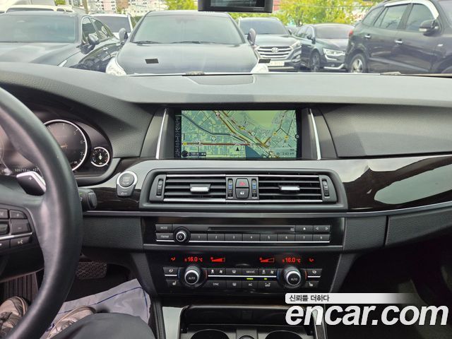 BMW 5 Series (F10) 528i 2014 — фото 17
