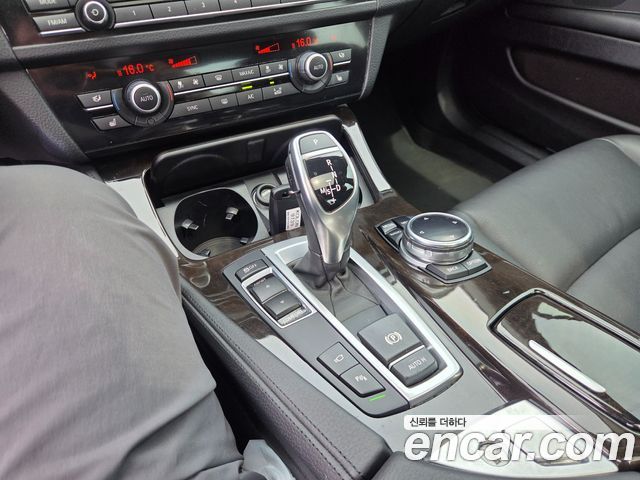 BMW 5 Series (F10) 528i 2014 — фото 18