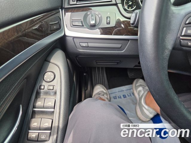 BMW 5 Series (F10) 528i 2014 — фото 19