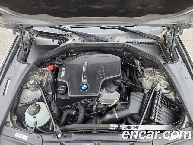 BMW 5 Series (F10) 528i 2014 — фото 24