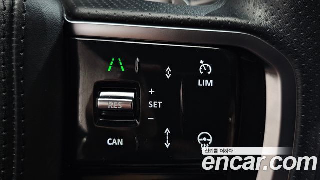 Land Rover Range Rover Velar 3.0 P400 R-Dynamic HSE 2022 — фото 29