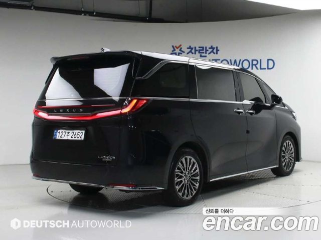 Lexus LM (II) 500h Executive 2025 — фото 2