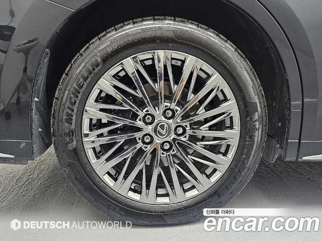 Lexus LM (II) 500h Executive 2025 — фото 5