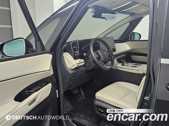 Lexus LM (II) 500h Executive 2025 — фото 15