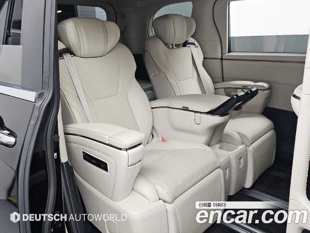 Lexus LM (II) 500h Executive 2025 — фото 16