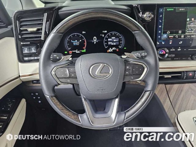 Lexus LM (II) 500h Executive 2025 — фото 17