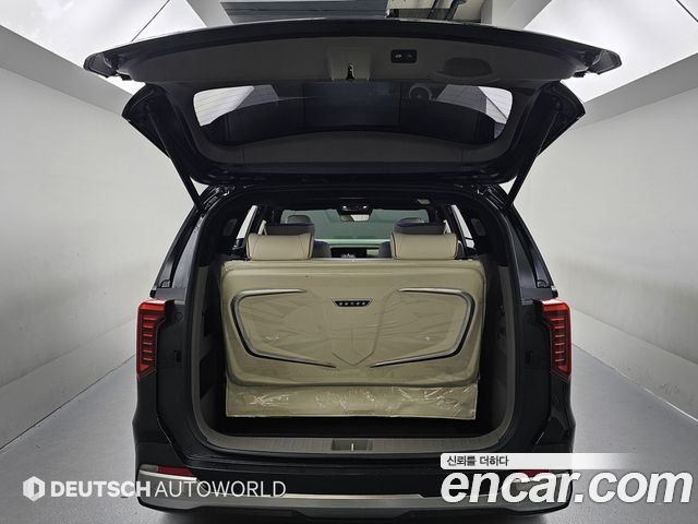 Kia Carnival (IV) Gasoline 9-Seater Hi Limousine (7-seater Limousine(Special vehicle) 2024 — фото 23