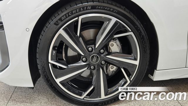 Audi A6 e-tron Performance S line 2025 — фото 5