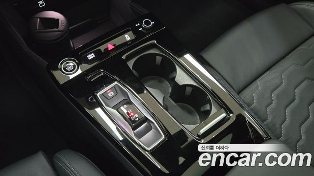 Audi A6 e-tron Performance S line 2025 — фото 9