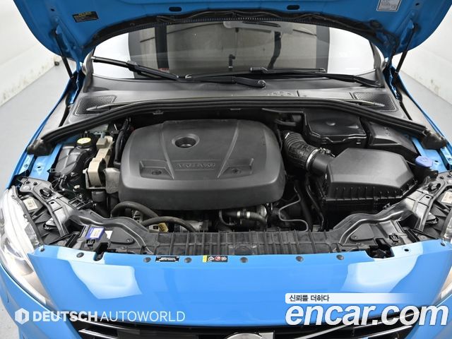 Volvo S60 Polester 2nd 2017 — фото 6