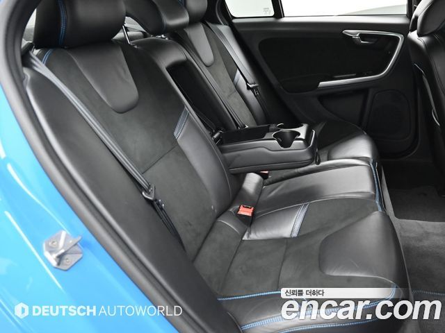 Volvo S60 Polester 2nd 2017 — фото 16