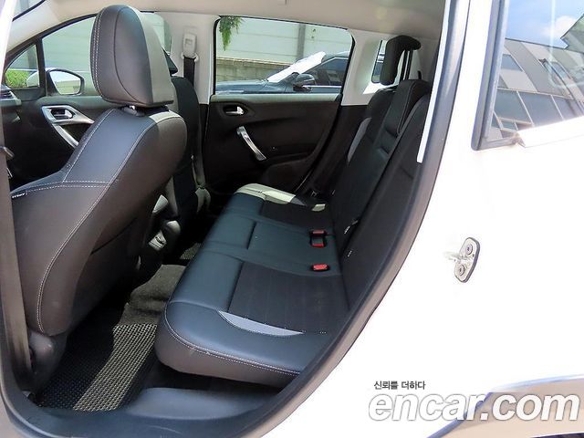 Peugeot 2008 1.5 BlueHDi Allure 2019 — фото 6