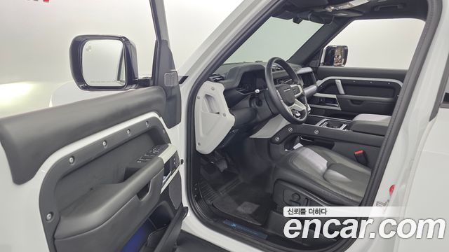 Land Rover Defender (L663) 110 P300 X-Dynamic SE 2024 — фото 10