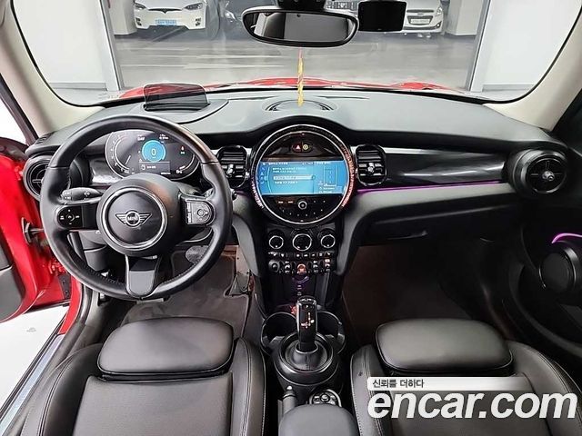 MINI Cooper Classic Third Generation 2023 — фото 6