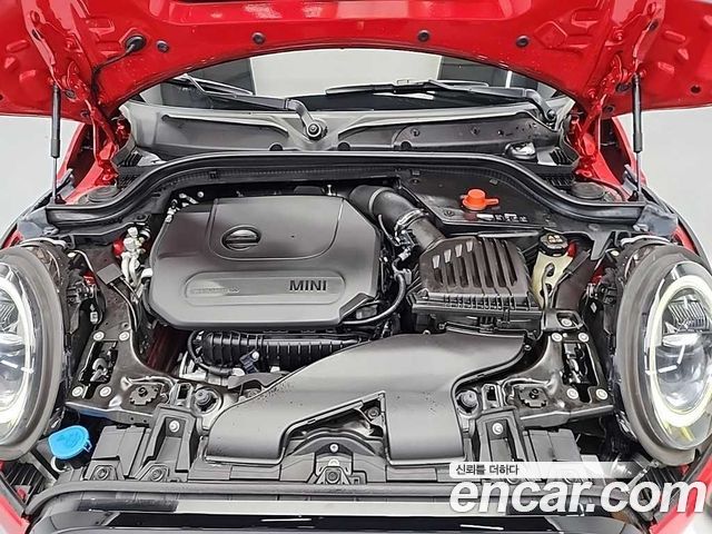 MINI Cooper Classic Third Generation 2023 — фото 10