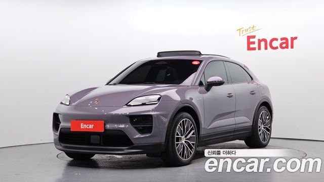 Porsche Macan EV Base 4