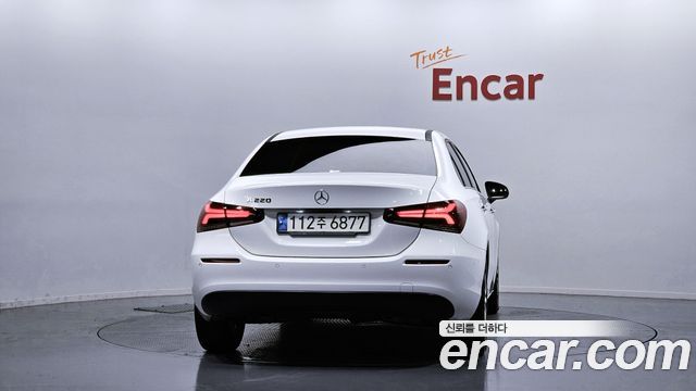 Mercedes-Benz A-Class (W177) A220 Sedan 2020 — фото 4