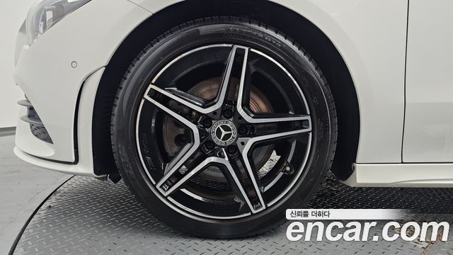Mercedes-Benz CLA-Class (C118) CLA250 4MATIC 2021 — фото 5