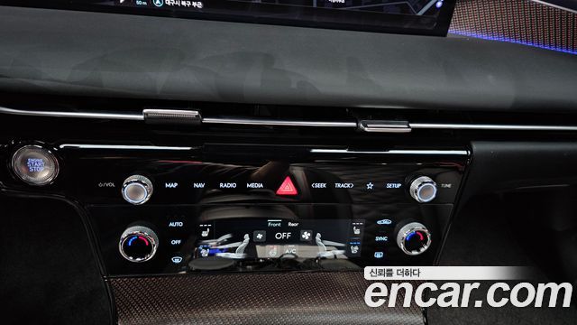 Genesis G80 (RG3) Gasoline 2.5 Turbo AWD 2025 — фото 32