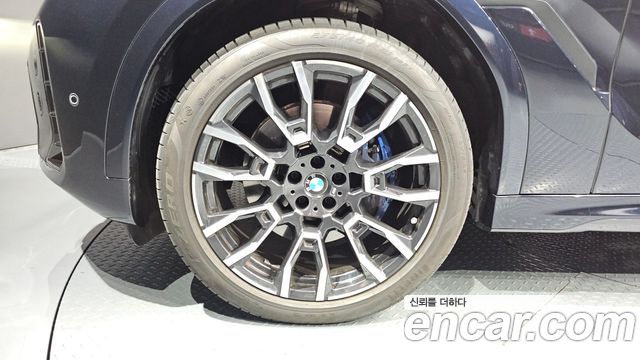 BMW X6 (G06) xDrive40i M Sport 2025 — фото 5