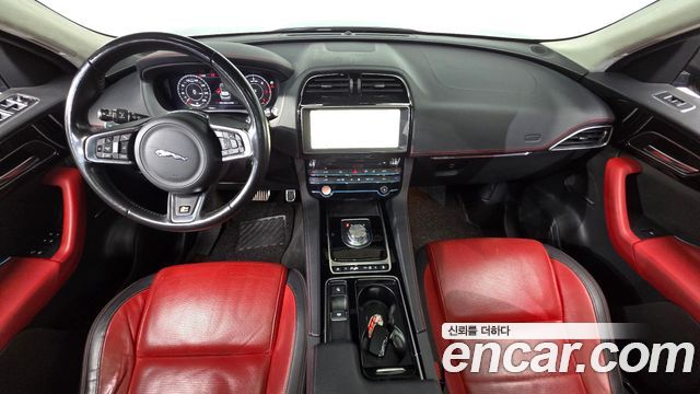 Jaguar F-PACE 20d R-Sport 2019 — фото 7