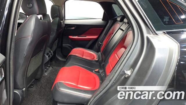 Jaguar F-PACE 20d R-Sport 2019 — фото 11