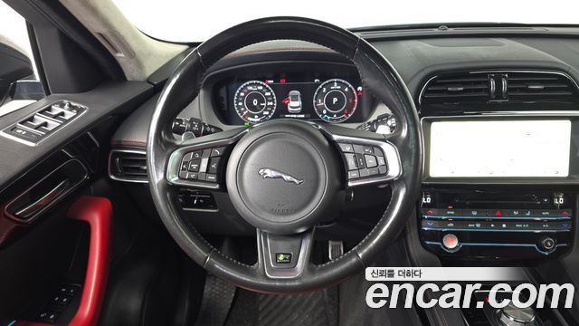 Jaguar F-PACE 20d R-Sport 2019 — фото 15
