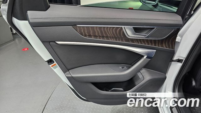 Audi A6 (C8) 45 TFSI Quattro Premium 2023 — фото 25
