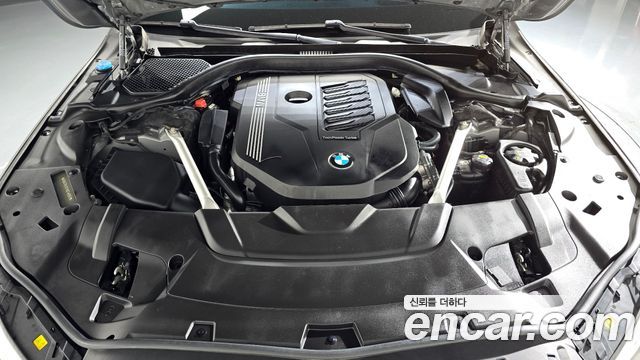 BMW 7 Series (G11) 740i Design Pure Excellence 2021 — фото 6