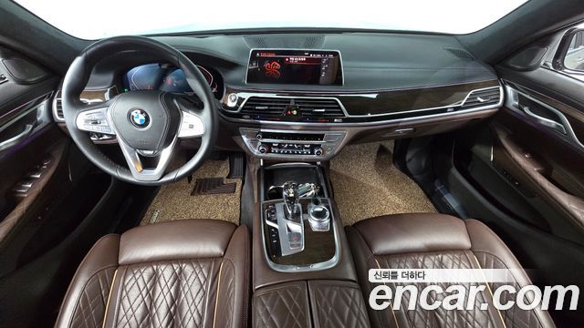 BMW 7 Series (G11) 740i Design Pure Excellence 2021 — фото 7