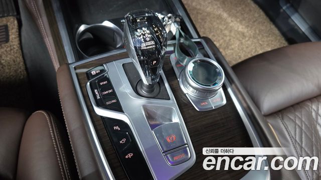 BMW 7 Series (G11) 740i Design Pure Excellence 2021 — фото 9