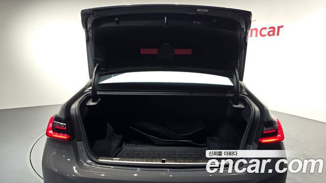 BMW 7 Series (G11) 740i Design Pure Excellence 2021 — фото 18