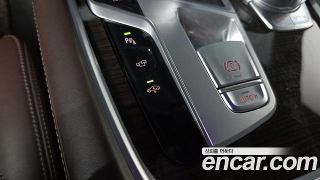 BMW 7 Series (G11) 740i Design Pure Excellence 2021 — фото 19