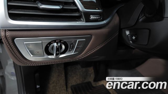 BMW 7 Series (G11) 740i Design Pure Excellence 2021 — фото 27