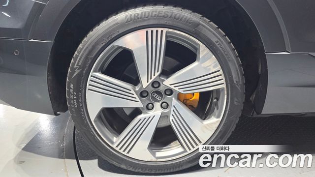 Audi e-tron 55 Quattro Sportback 2022 — фото 5