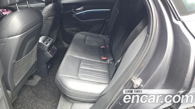Audi e-tron 55 Quattro Sportback 2022 — фото 12