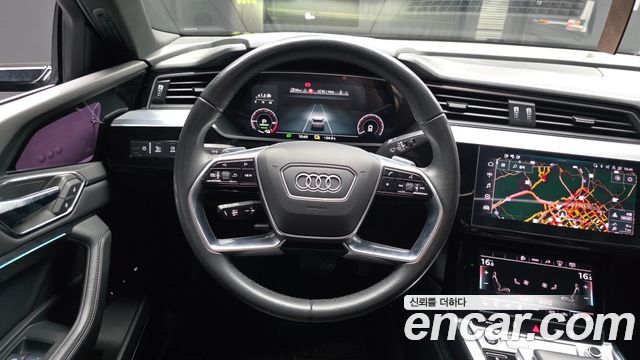 Audi e-tron 55 Quattro Sportback 2022 — фото 13