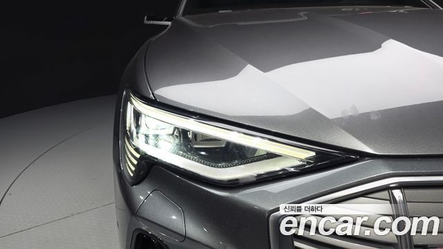 Audi e-tron 55 Quattro Sportback 2022 — фото 22