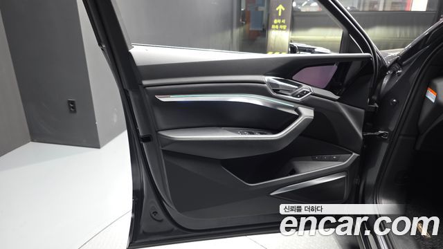 Audi e-tron 55 Quattro Sportback 2022 — фото 24