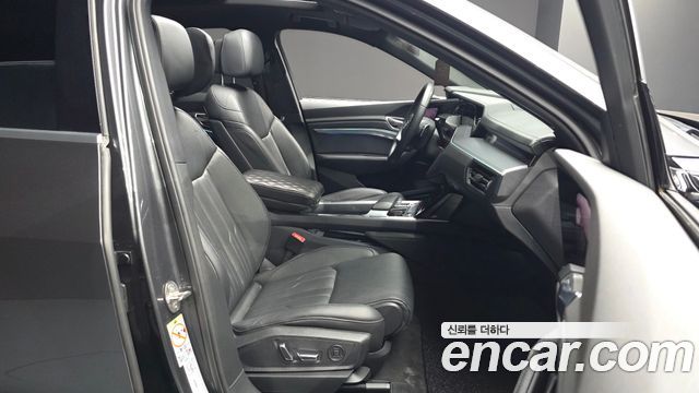 Audi e-tron 55 Quattro Sportback 2022 — фото 26
