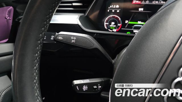 Audi e-tron 55 Quattro Sportback 2022 — фото 30