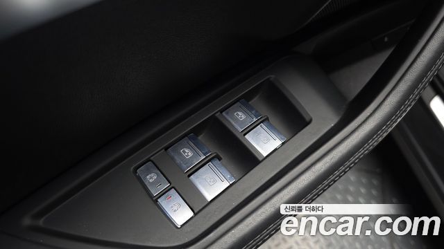 Audi e-tron 55 Quattro Sportback 2022 — фото 36