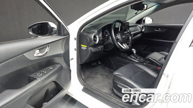 Kia K3 Standard 2021 — фото 10