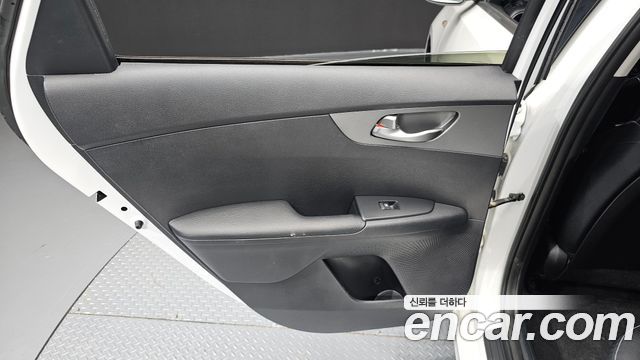 Kia K3 Standard 2021 — фото 25