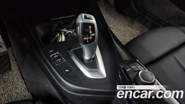 BMW 1 Series (F20) 118d Sport 5Door 2015 — фото 9