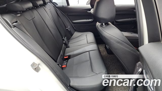 BMW 1 Series (F20) 118d Sport 5Door 2015 — фото 12