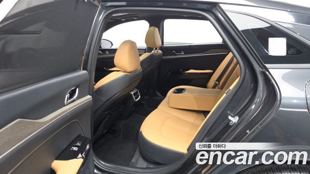 Kia K5 (III) 2.0 Noblesse 2023 — фото 12