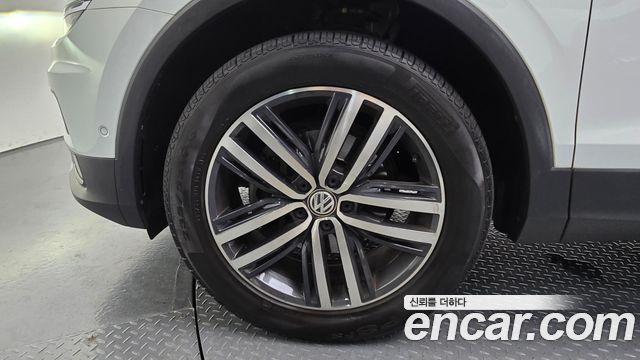 Volkswagen Tiguan Allspace 2.0 TDI Prestige 2020 — фото 5